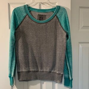 Nollie Women's Sweater in Gray and Teal